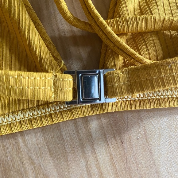Yellow ribbed triangle top bikini - Picture 3 of 4